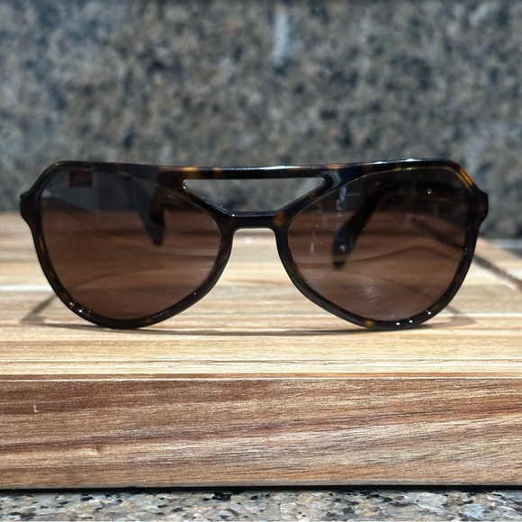 Prada Aviator Sunglasses SPR 22R - Picture 1 of 6